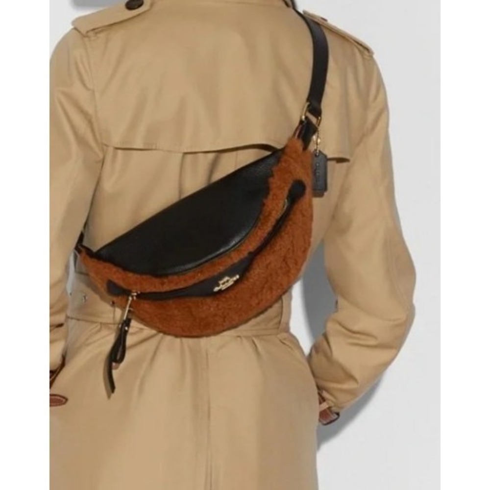 COACH F76662 Shearling and Pebbled Leather Fanny Pack Belt Bag Travel Minimalist - Picture 2 of 11